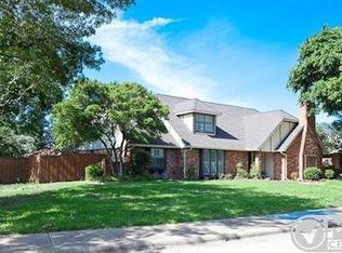 10018 Hickory Crossing St, Dallas, TX 75243