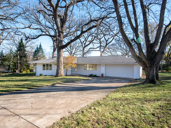 840 Hawthorne Dr, Naperville, IL 60540