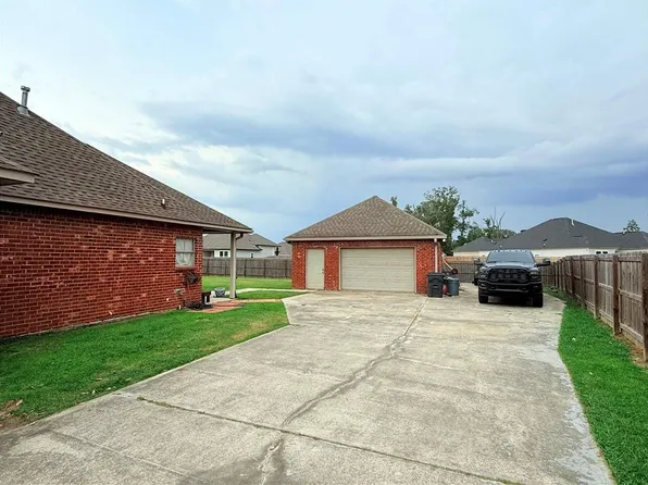 13795 Shady Hollow Dr, Denham Springs, LA 70726