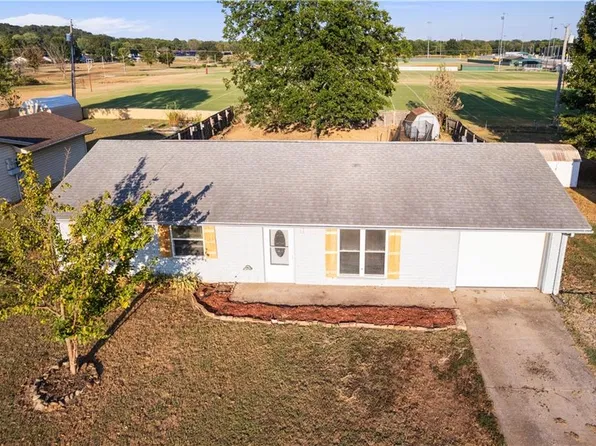 807 Keith Blvd, Coffeyville, KS 67337