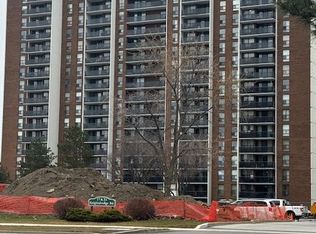 21 Knightsbridge Rd #805, Brampton, ON L6T3Y1