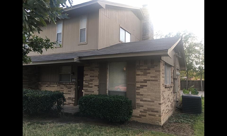 1st image of 223 Brownwood Ct
