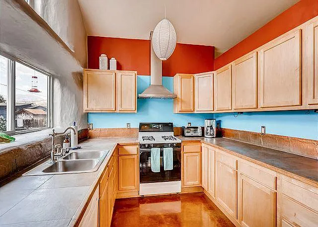 66 Climax Dr — Photo 4