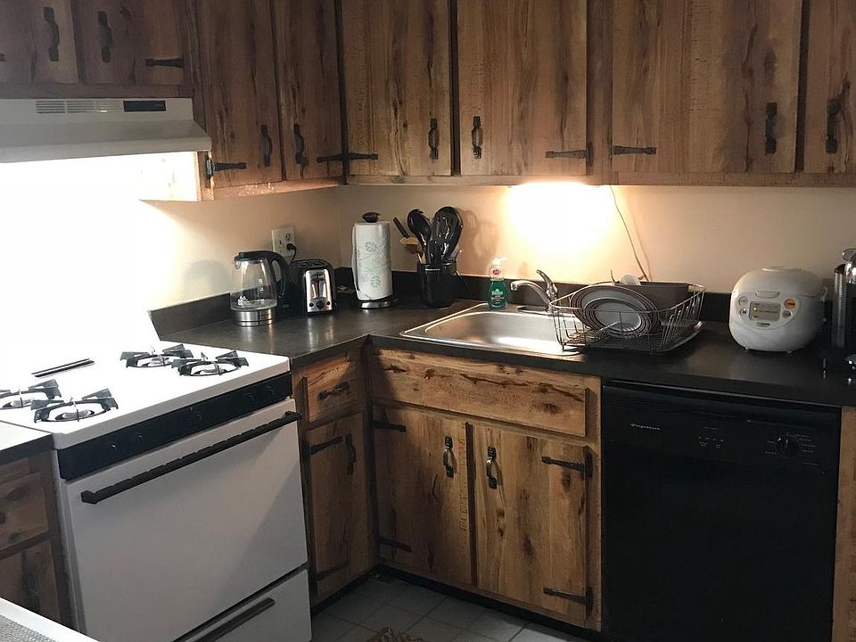 2nd image of 2419 Tremont St Floor 2
