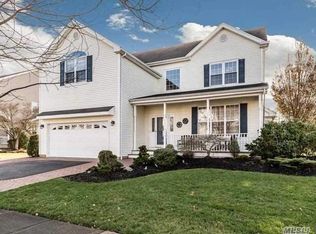 21 Wharton Pl, Melville, NY 11747