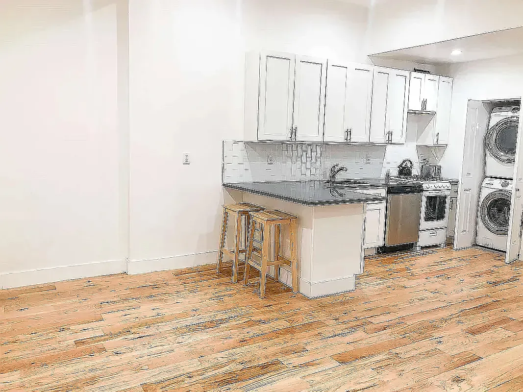 494 Hart Street — Photo 2