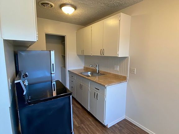5th image of 3916 S Pearl St APT 20