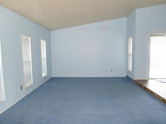 2nd image of 800 Grand Teton Dr