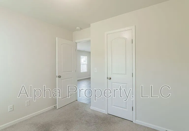 304 Long Grove Ln — Photo 8