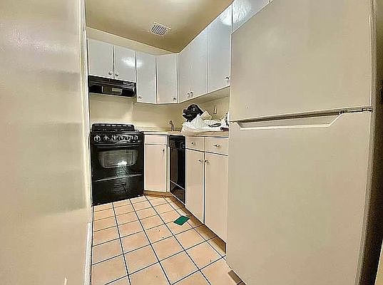4th image of 40 W 89th St APT 3B