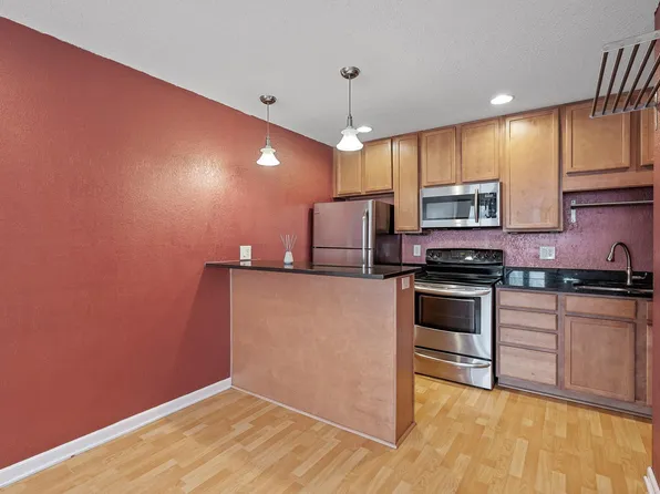 1800 Lasalle Ave Unit 202, Minneapolis, MN 55403