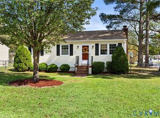 393 Red Oak Dr, Hopewell, VA 23860