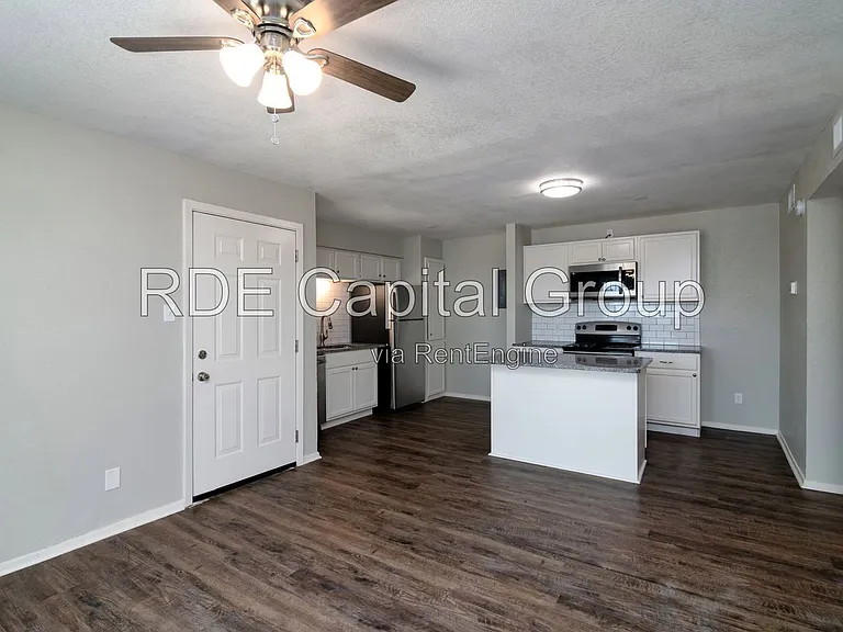 8045 W Elizabeth Ln #222 — Photo 9