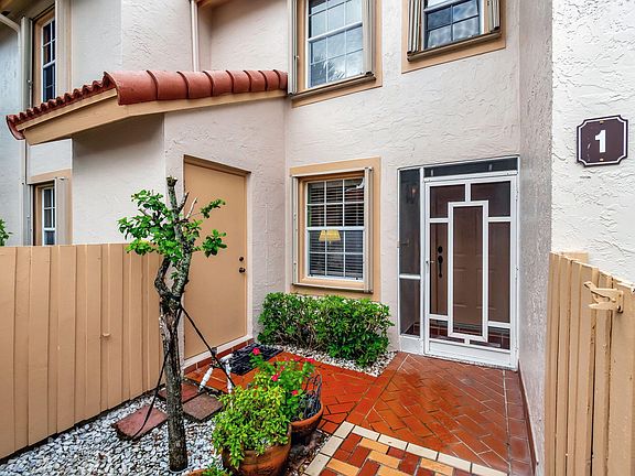 5th image of 14388 Emerald Lake Drive Apt 1