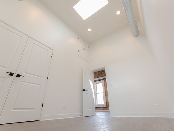 4th image of 415 W North Ave #301