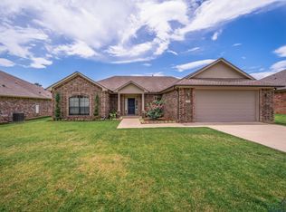 113 Brookway Ln, Longview, TX 75604