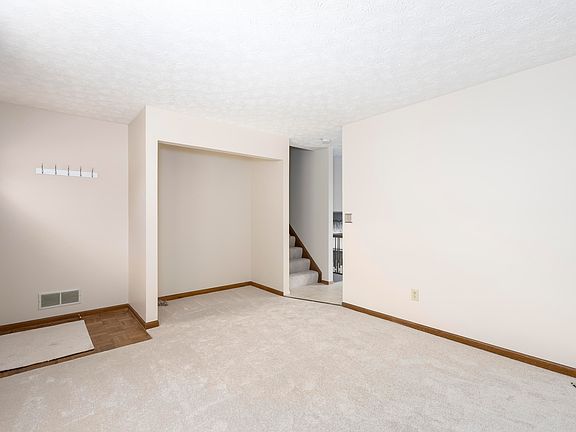 4th image of 8473 Pheasant Dr