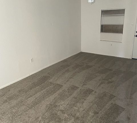 4th image of 2833 Carlisle Ave