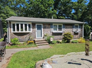 17 Tall Oaks Ct, Johnston, RI 02919