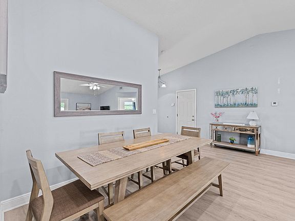 5th image of 1599 Bayridge Pl
