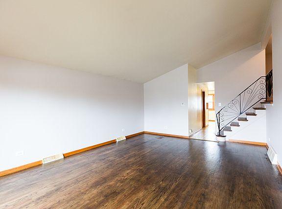 4th image of 9120 S Parkside Ave