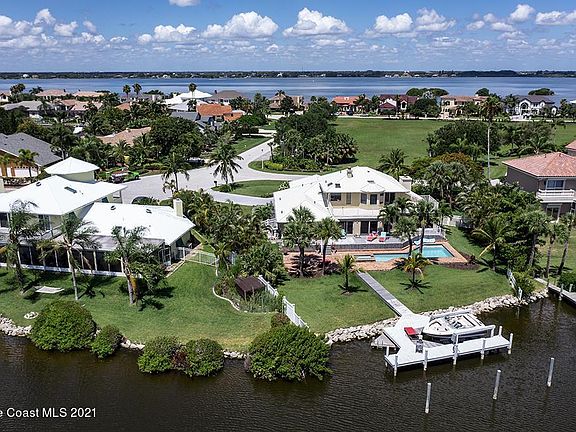 2nd image of 100 Lanternback Island Dr