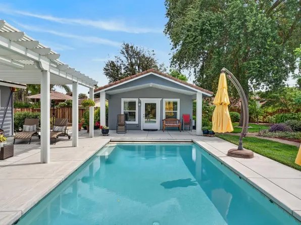 6831 Starboard Way, Sacramento, CA 95831