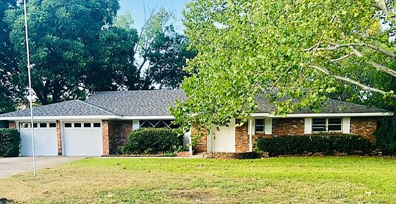 2nd image of 2404 Royal Ln