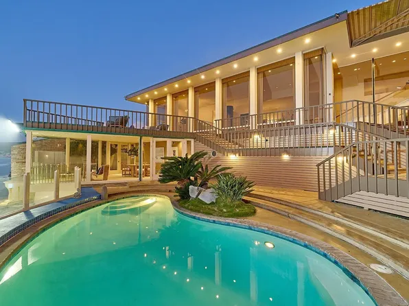 1920 Spindrift Dr, La Jolla, CA 92037