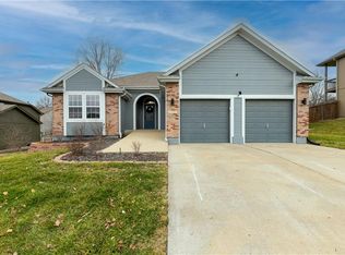 11305 N Belleview Ave, Kansas City, MO 64155