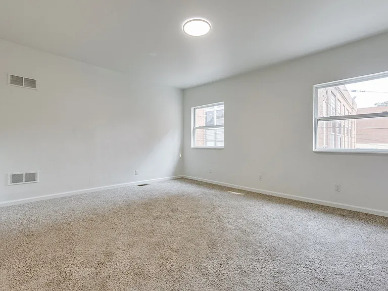 819 Proctor Way — Photo 9