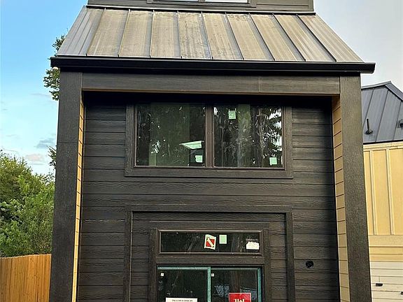 2nd image of 605 E 55th St #4