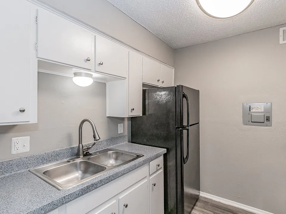 Davis Park Apartments
