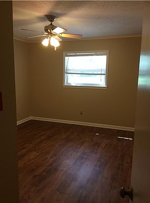 3rd image of 1101 Dominik Dr