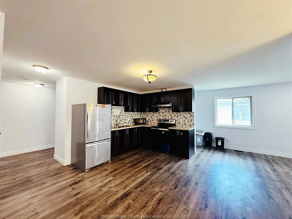 1 bed, $900 — Photo 4