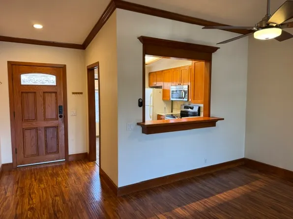 8870 Villa La Jolla Dr, La Jolla, CA