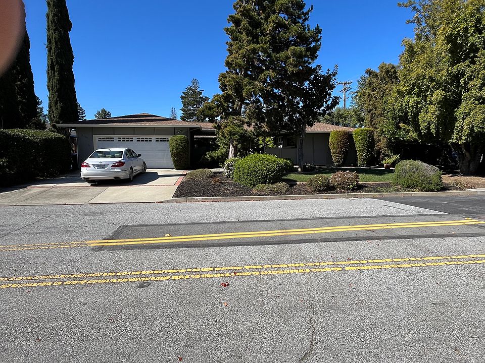 1st image of 12011 Saraglen Dr