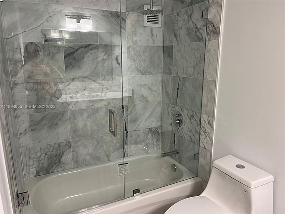 5th image of 555 NE 15th St APT 411