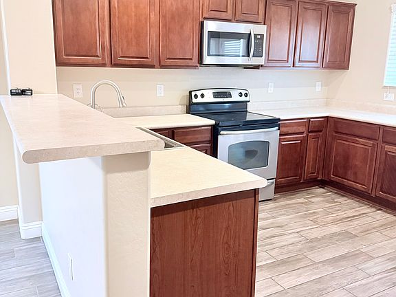 3rd image of 7550 W Sonoma Way