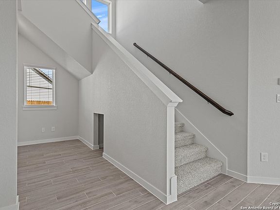 4th image of 206 Scarlet Oak Creek