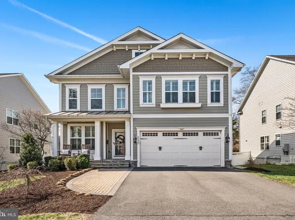 8032 Washington Rd, Alexandria, VA 22308