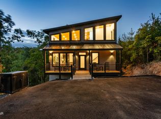 1665 Paulas Huskey Cir, Sevierville, TN 37876