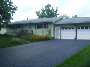 95 Manordale Ln, Rochester, NY 14623