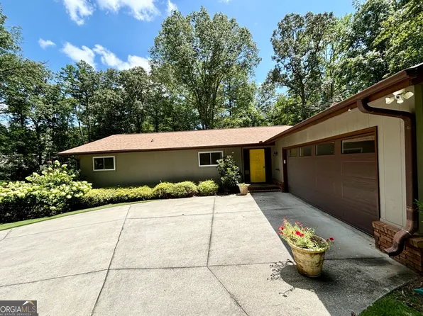 125 Cannongate Cir, Sharpsburg, GA 30277