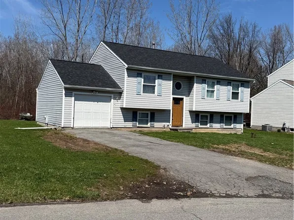 8407 Shoveler Ln, Liverpool, NY 13090