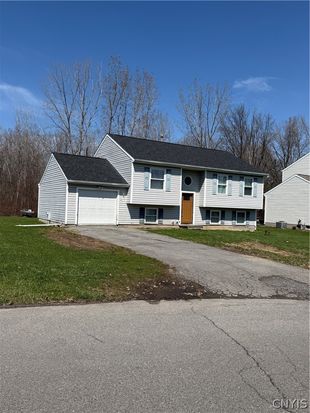 8407 Shoveler Ln, Liverpool, NY 13090