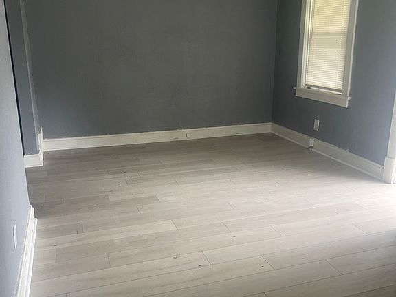 3rd image of 1217 Sutter Ave