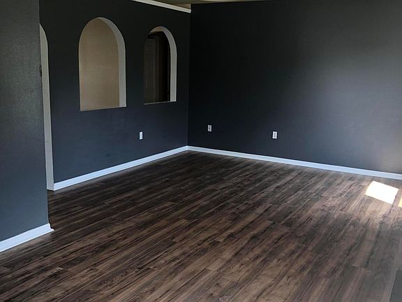 4th image of 2285 Estill Ave