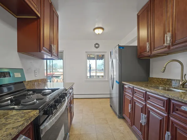 1071 E 233rd St, Bronx, NY 10466