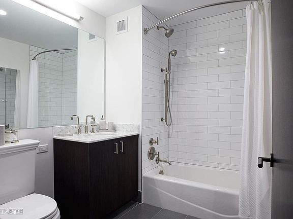 3rd image of 21 W End Ave APT 1005